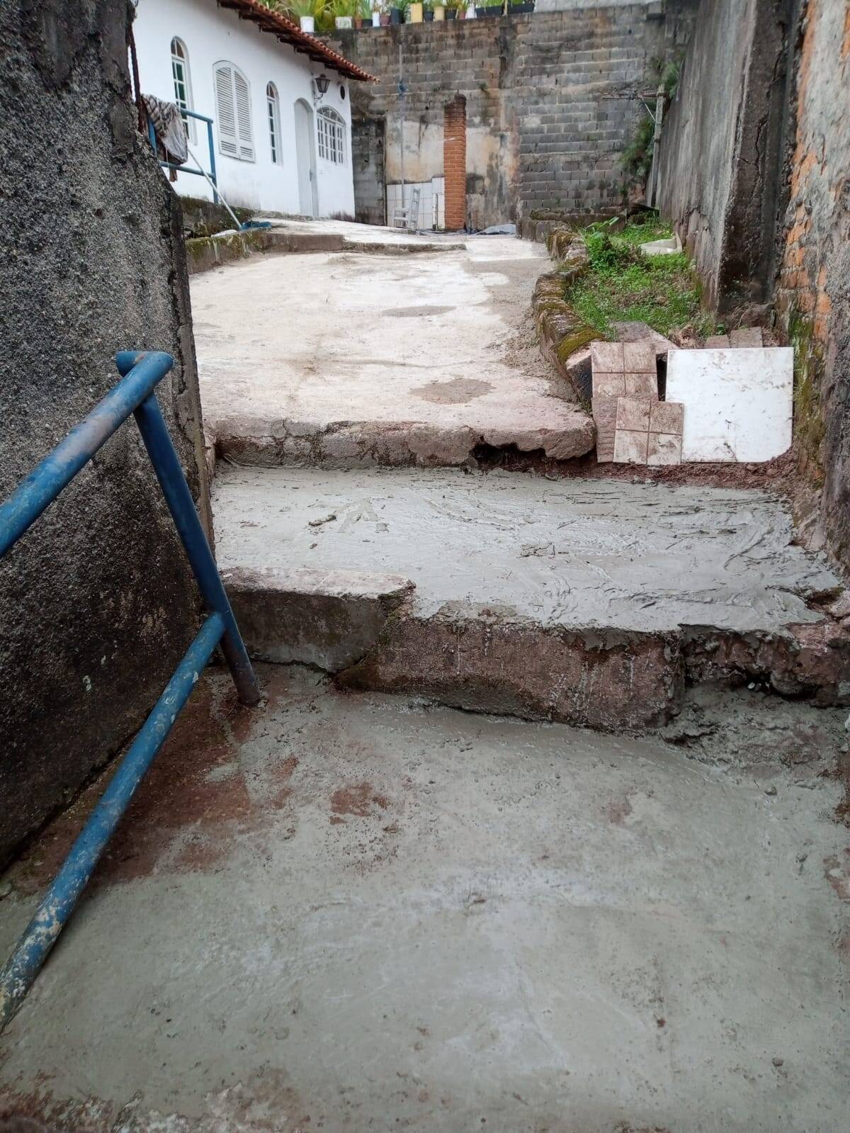 #5329-R - Casa para Venda em Taboão da Serra - SP