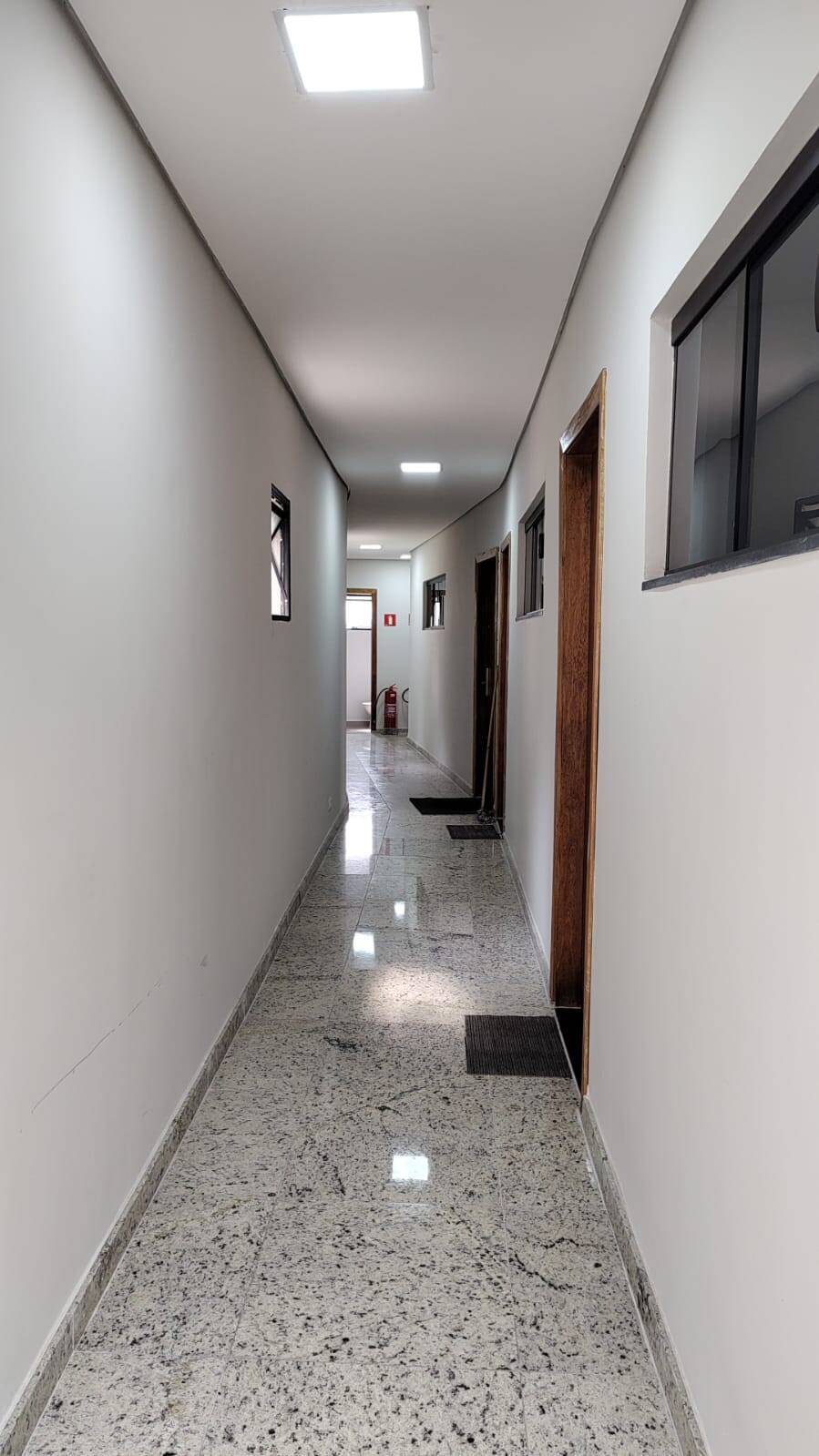 #5872-RM - Sala para Locação em Taboão da Serra - SP