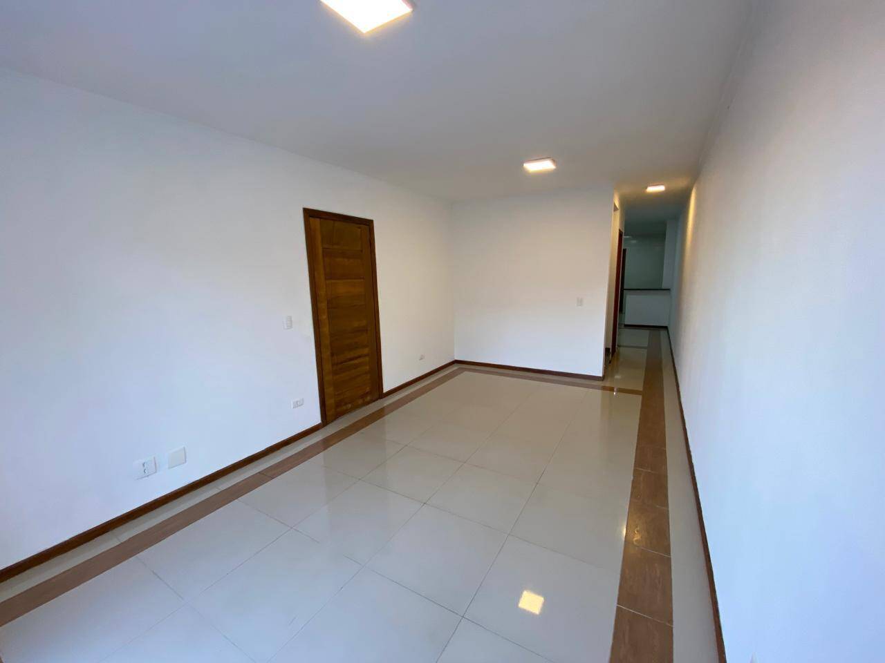 #6054-R - Casa para Venda em Taboão da Serra - SP