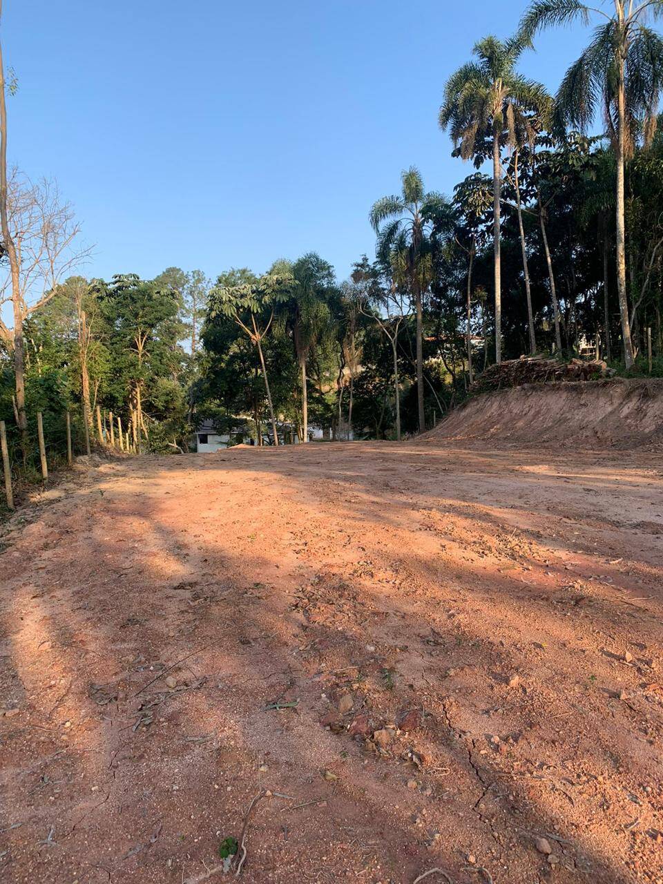 #6143-A - Terreno para Venda em Embu das Artes - SP