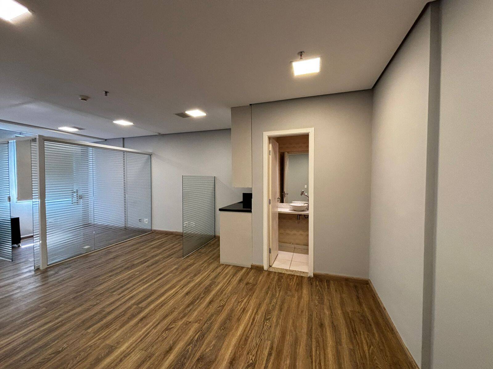 #6323-R - Sala para Venda em Taboão da Serra - SP