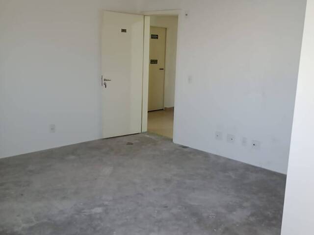 Sala para Venda em Taboão da Serra - 4