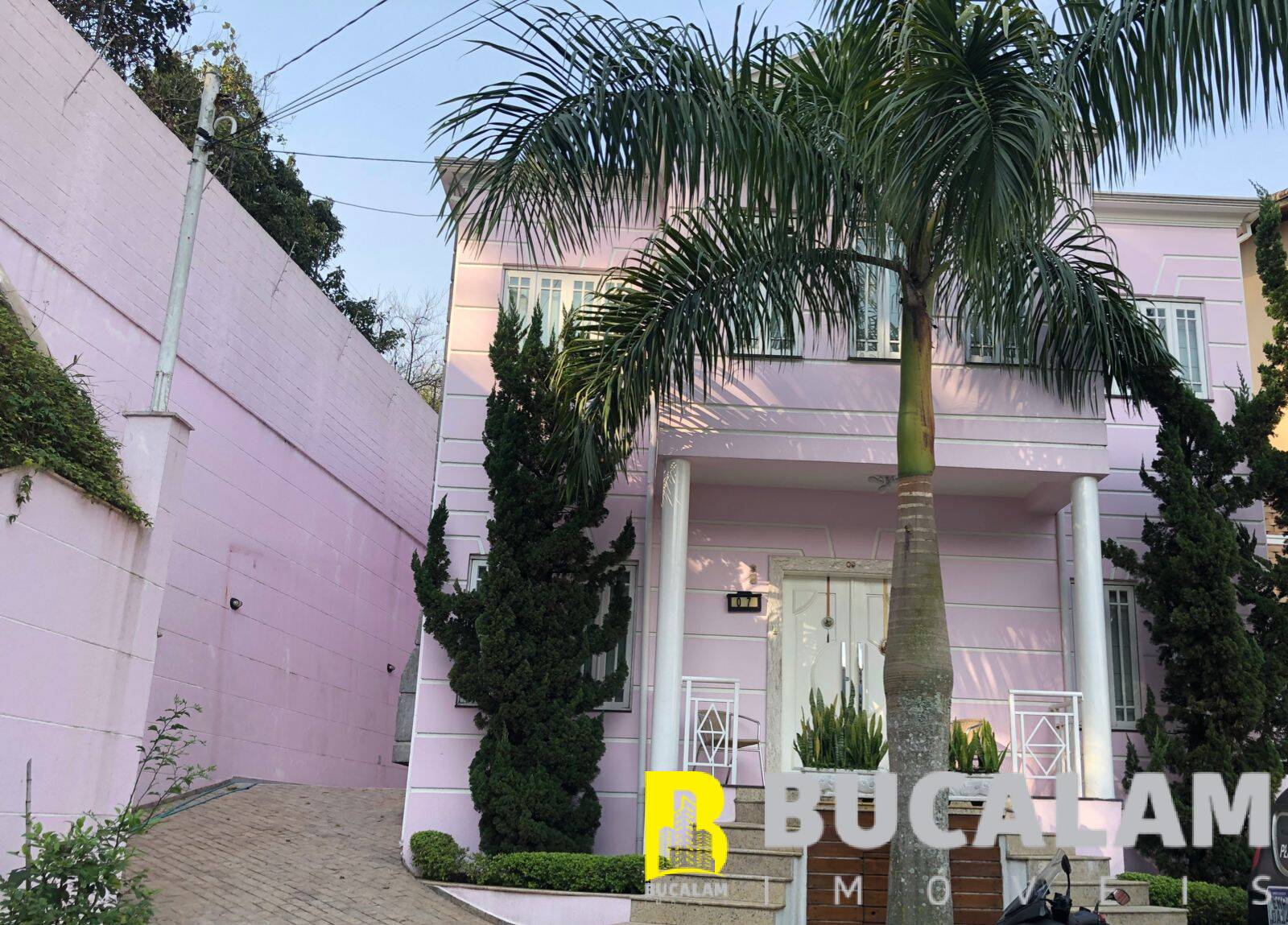LINDA CASA PARA VENDA NO CONDOMÍNIO MONTE ALEGRE