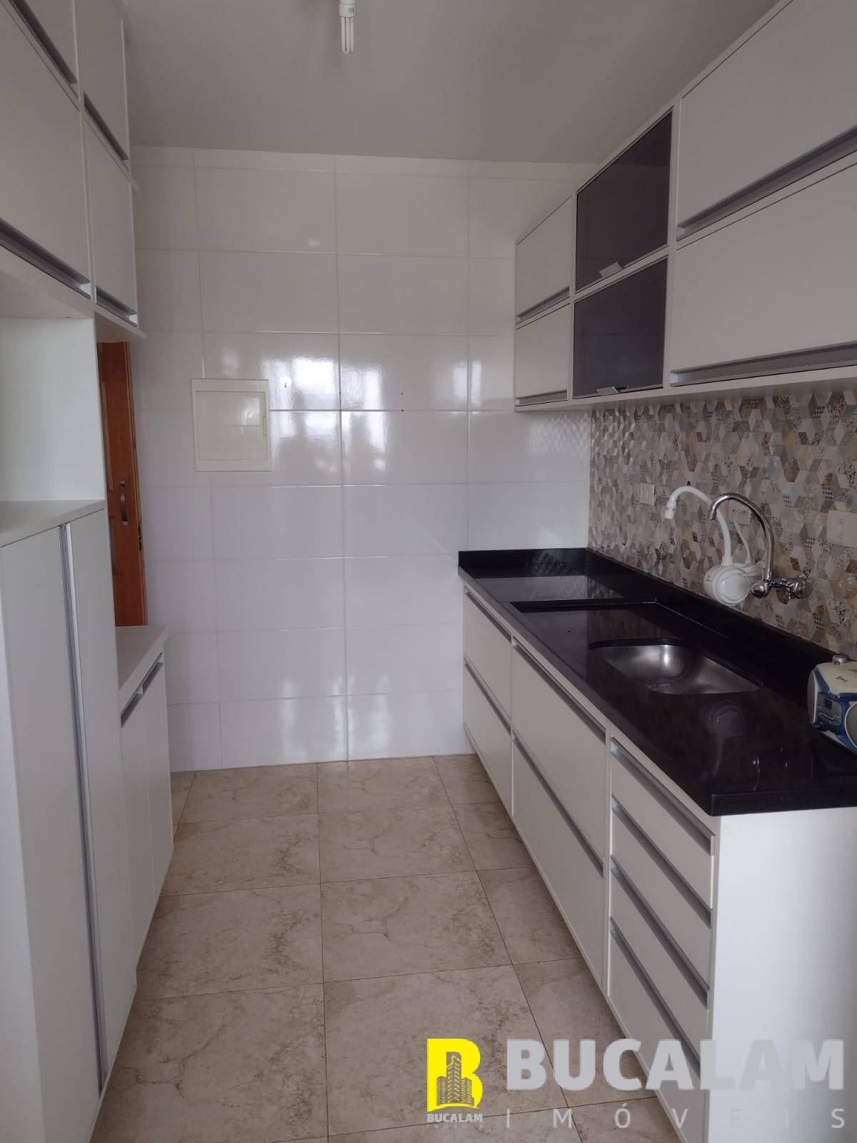 Apartamento à venda com 2 quartos, 68m² - Foto 1