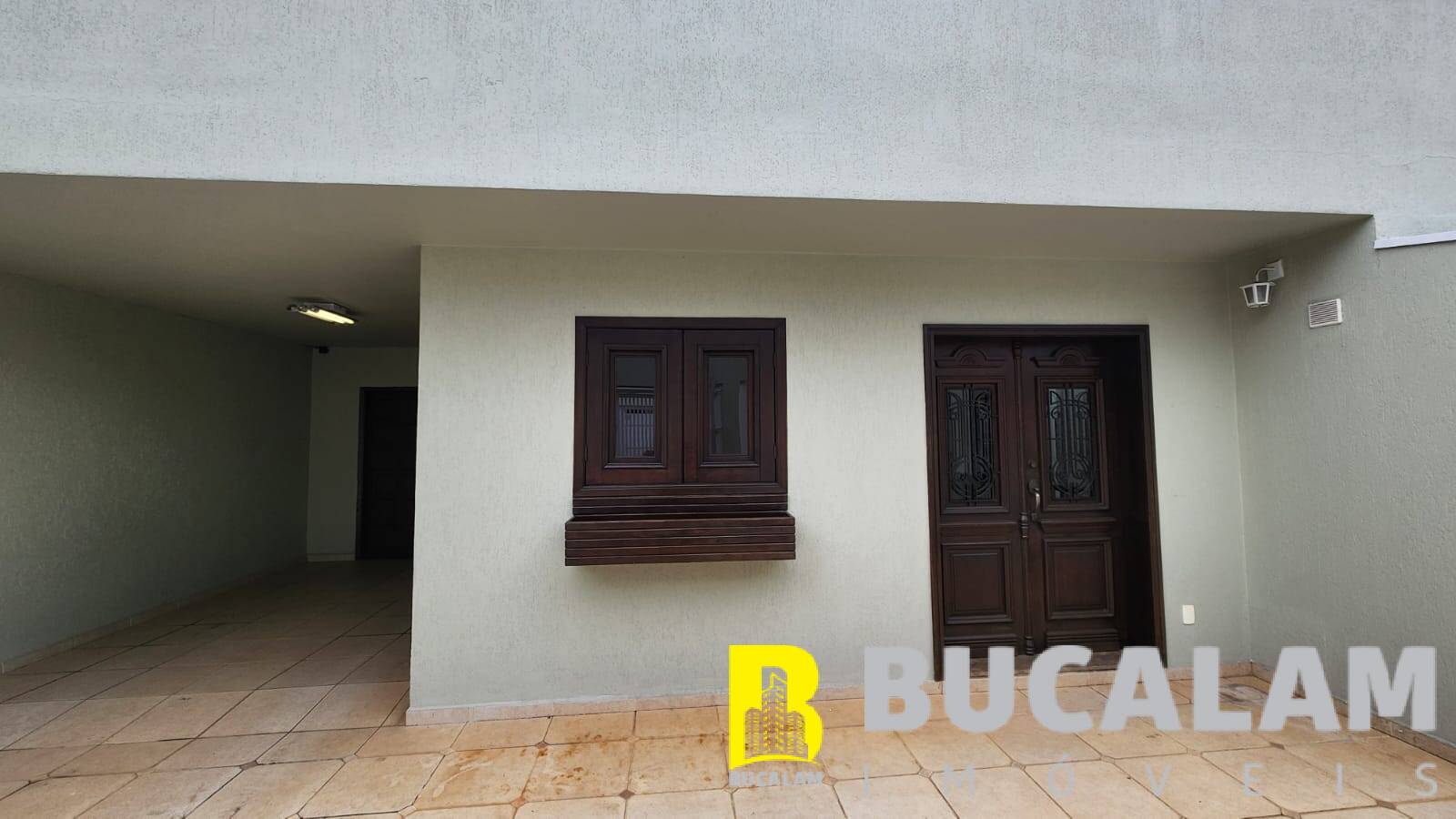 Casa à venda e aluguel com 5 quartos, 400m² - Foto 2