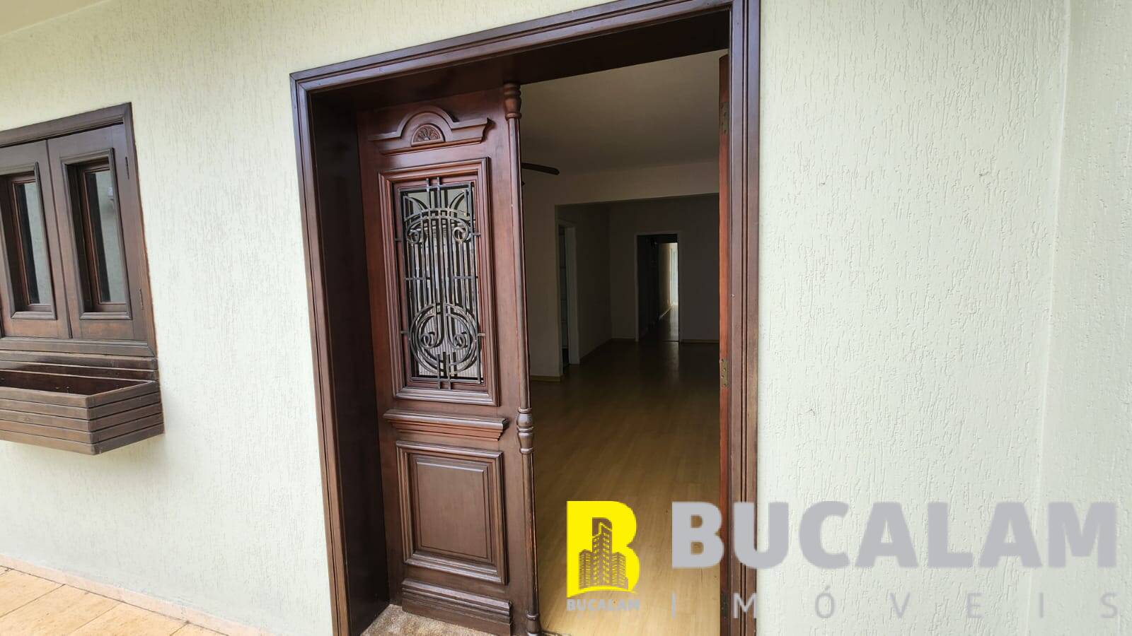 Casa à venda e aluguel com 5 quartos, 400m² - Foto 4