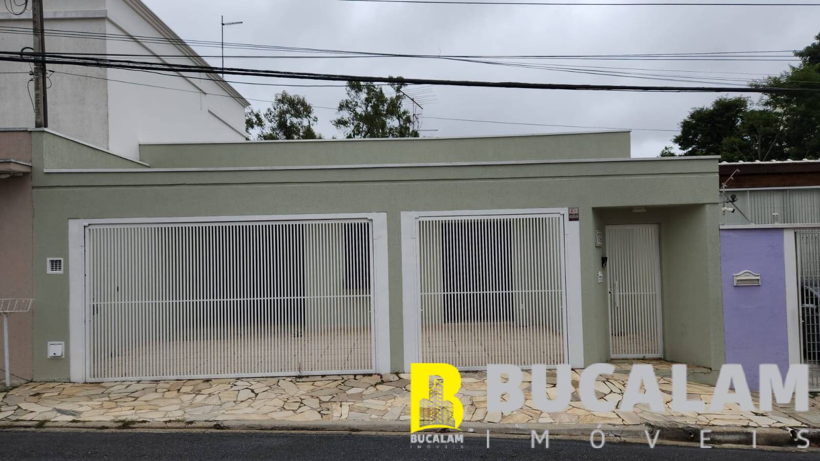 Casa à venda e aluguel com 5 quartos, 400m² - Foto 1