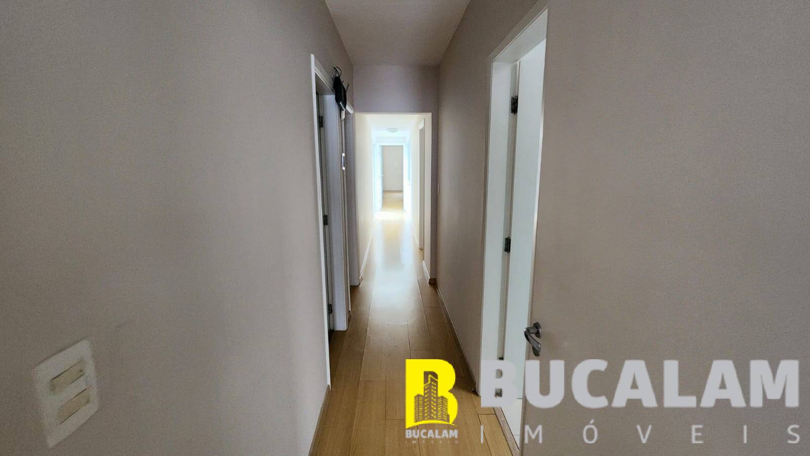 Casa à venda e aluguel com 5 quartos, 400m² - Foto 8