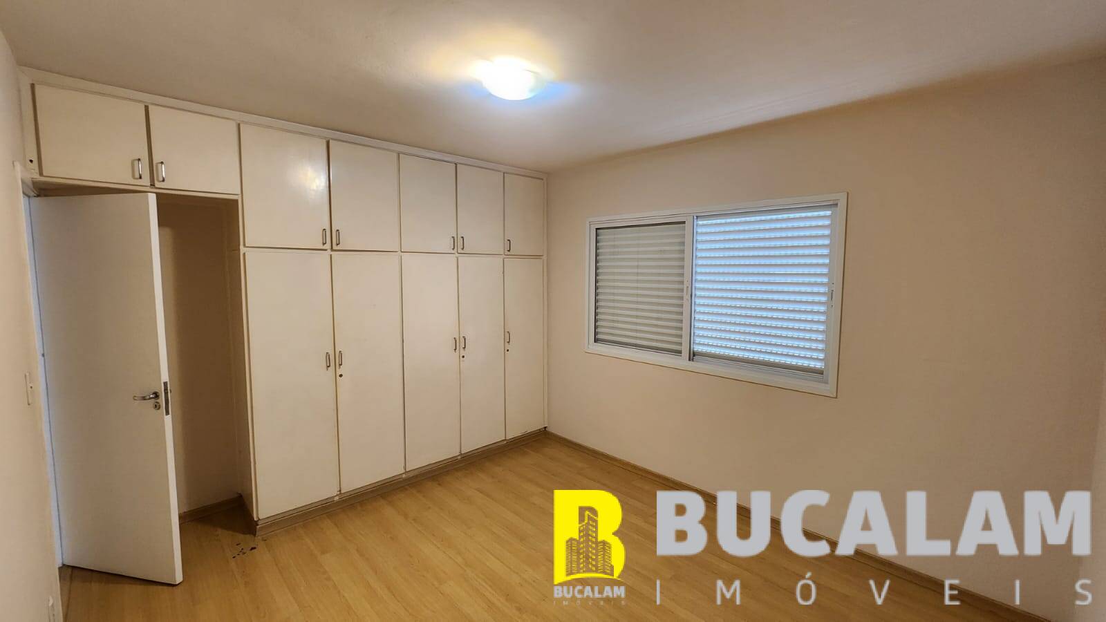 Casa à venda e aluguel com 5 quartos, 400m² - Foto 9
