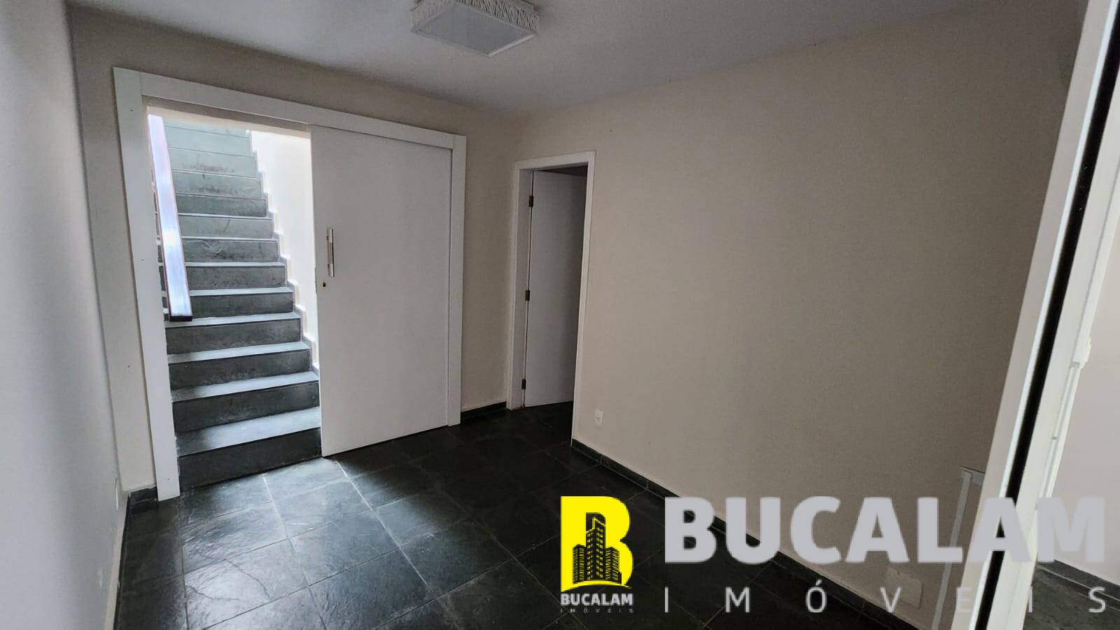 Casa à venda e aluguel com 5 quartos, 400m² - Foto 26