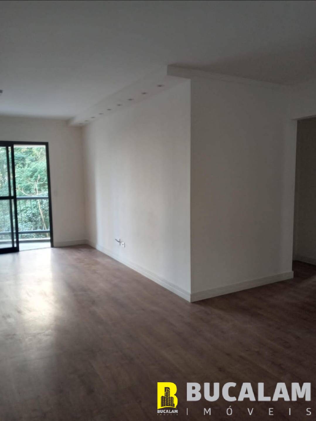 Apartamento à venda com 3 quartos, 110m² - Foto 1