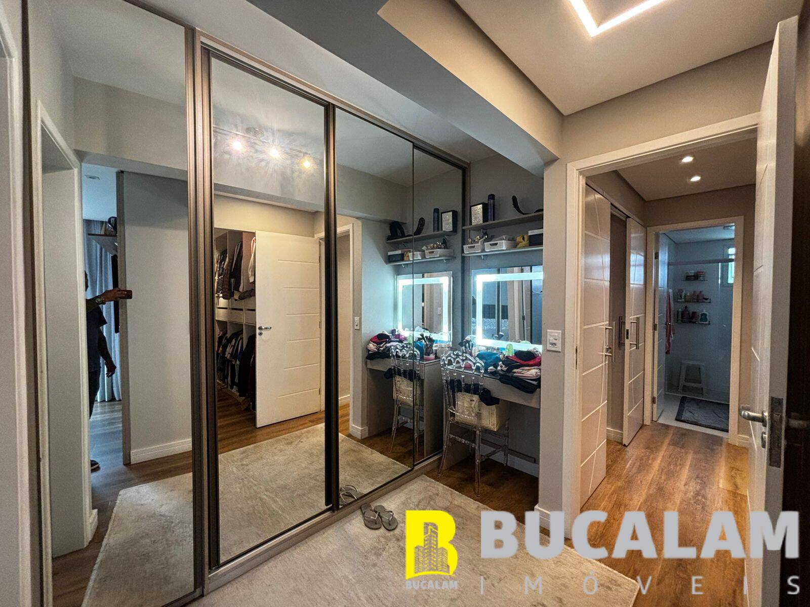 Cobertura, 3 quartos, 220 m² - Foto 2